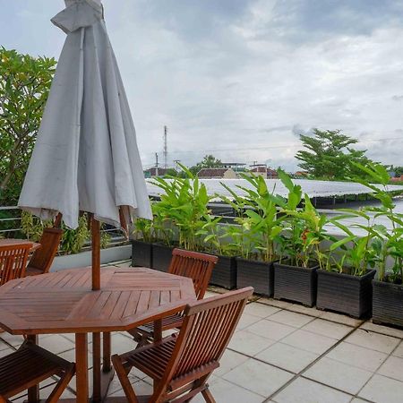 Sans Hotel Absari Yogyakarta Jarakan Exteriör bild